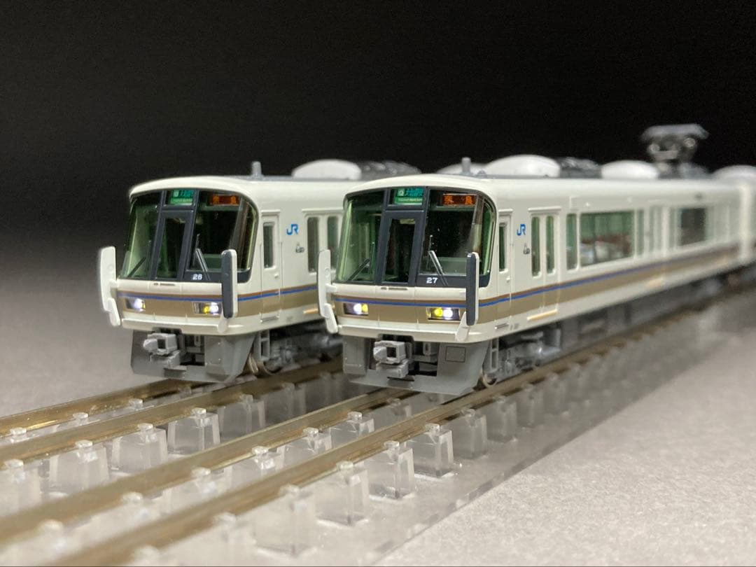 室内灯付 221系 リニューアル車 基本増結 8両セット KATO