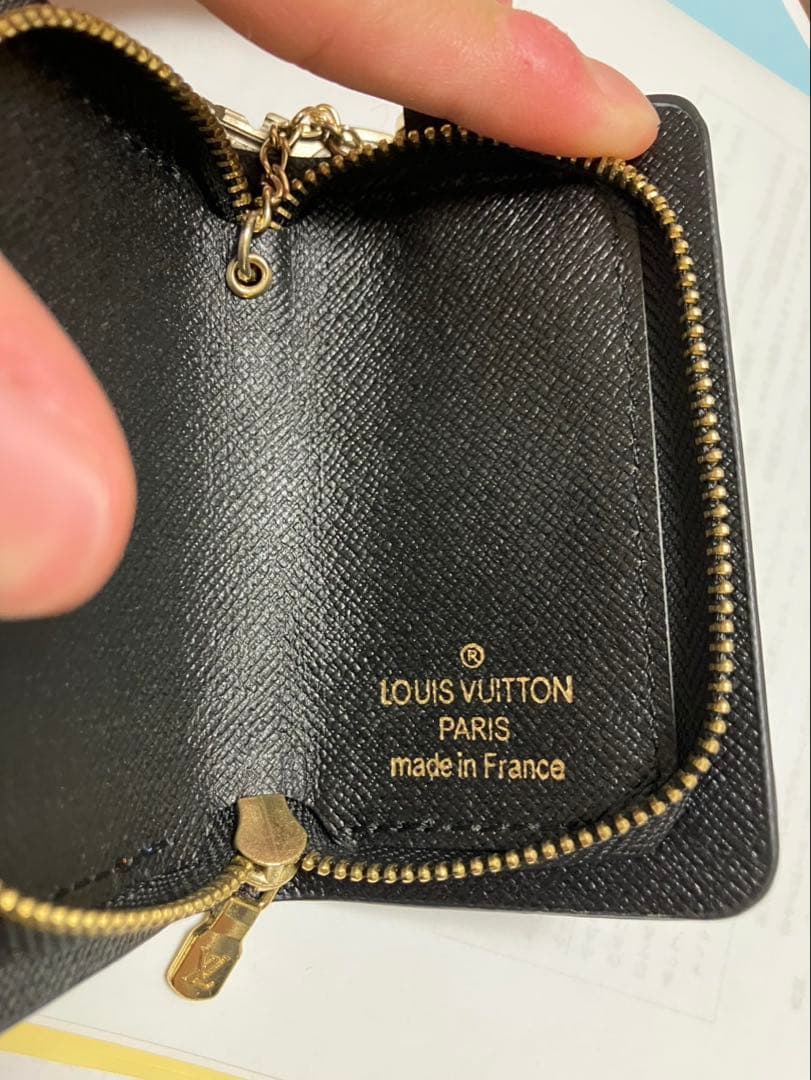 Louis Vuitton ブラック レザー キーケース