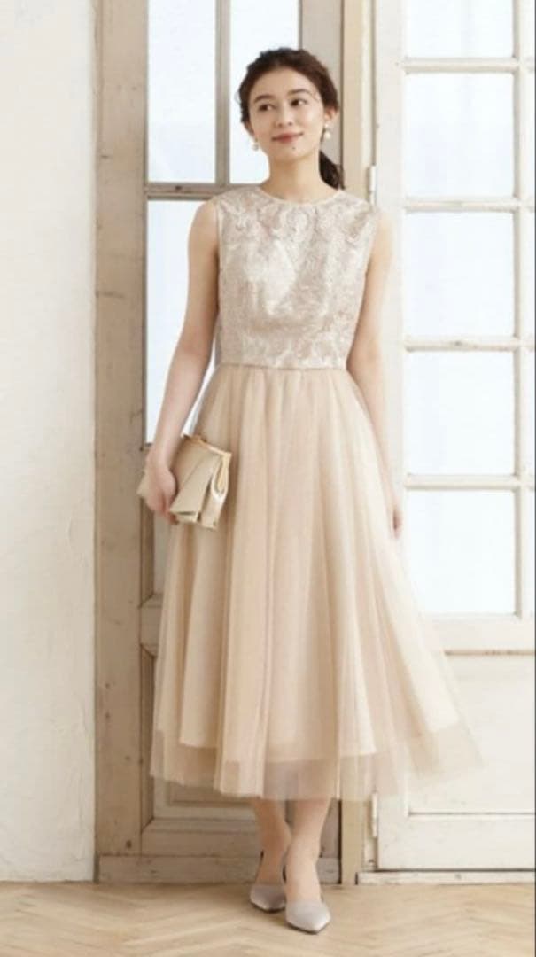 AIMER エメ オーナメント刺繍レースドレス ピンクベージュMサイズ