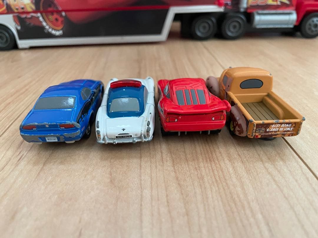 たくさんのせよう！大きなマック トミカ4台付き カーズ トミカ