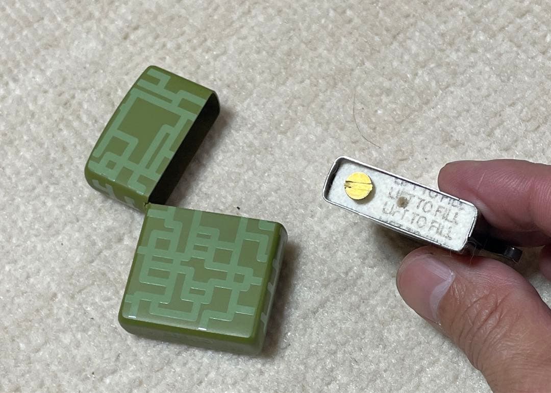 布袋寅泰Zippo オリーブグリーン 幾何学模様ライター