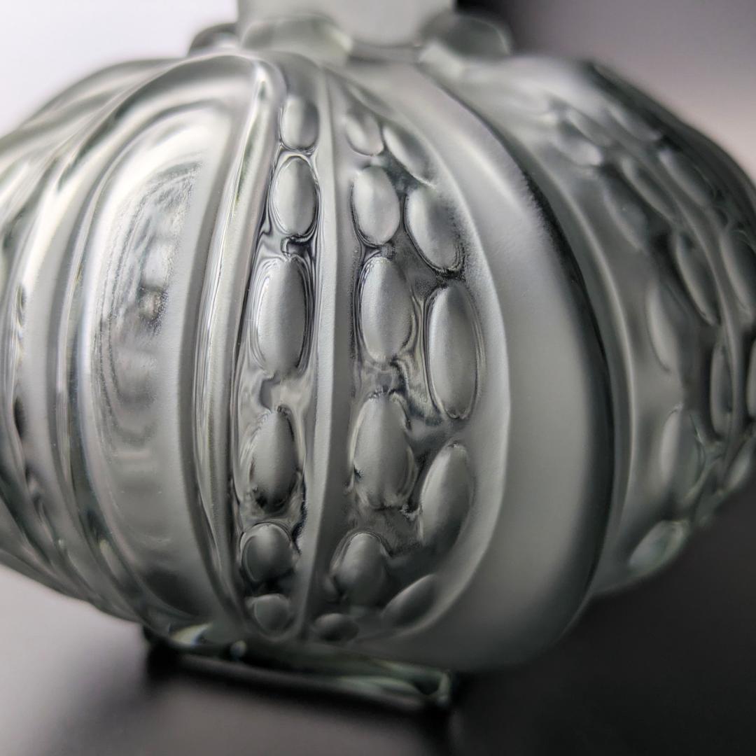 魔法のようなブルーグレー★ラリック ミラベル かぼちゃ 13㎝ 香水瓶