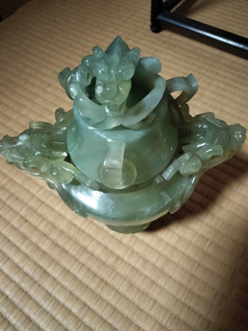 中国玉石龍紋香炉　21cmｘ21cm三足花台付