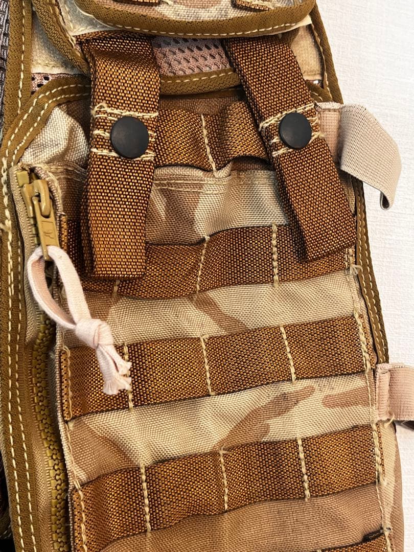 イギリス軍　砂漠迷彩DPM タクティカルベスト（ポーチ 7個付き）