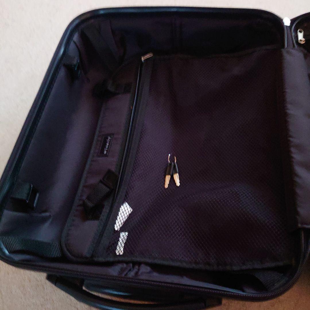 緑色ハードシェルキャリーケース