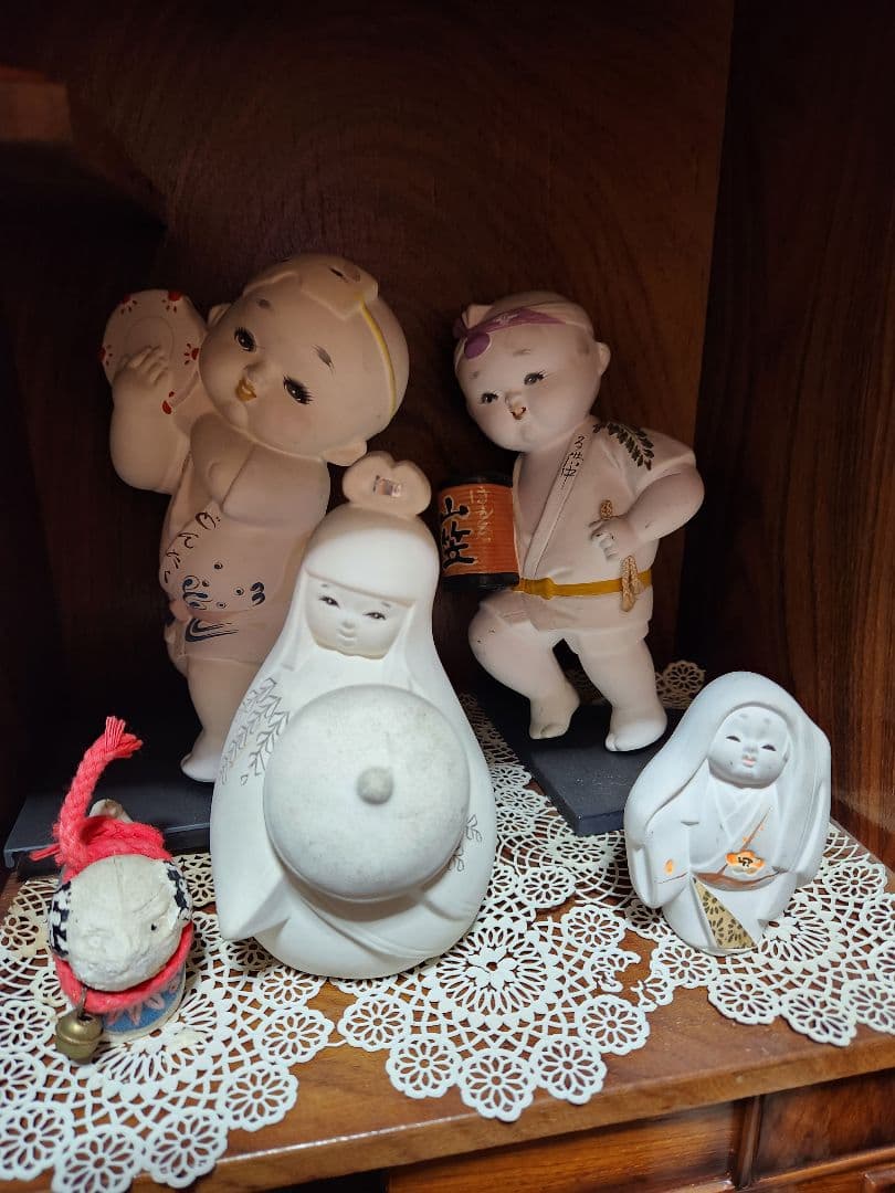 おまとめ★市松人形花柄着物&周りに飾る日本人形10体&コケシ２体。