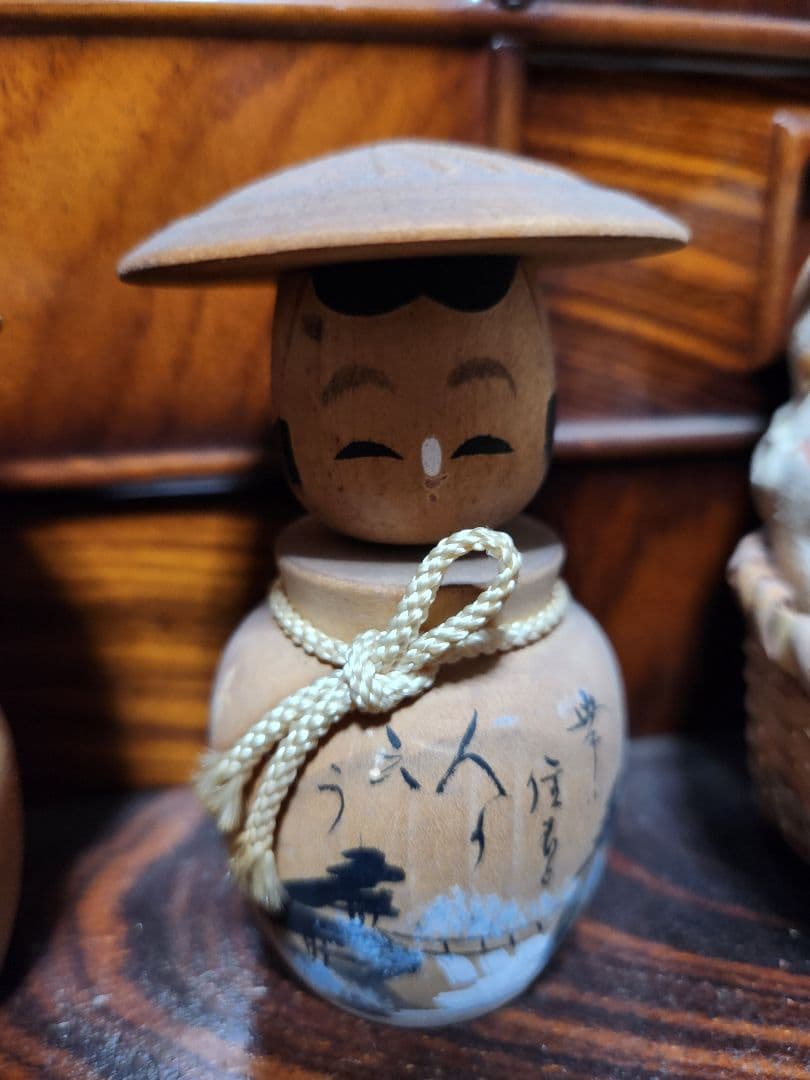 おまとめ★市松人形花柄着物&周りに飾る日本人形10体&コケシ２体。