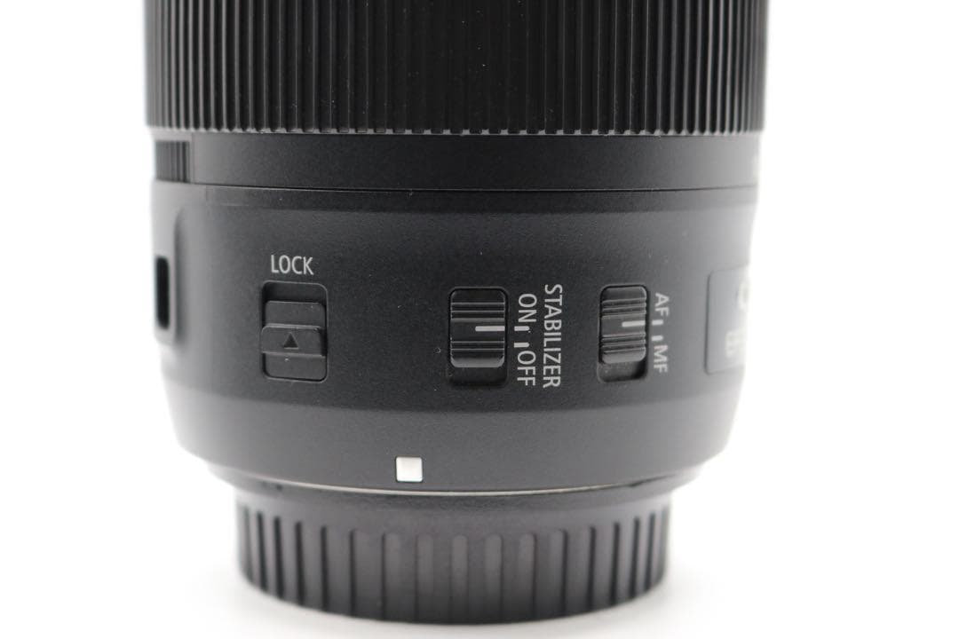 新品級 【Canon EF-S 18-135mm IS USM】 EFレンズ