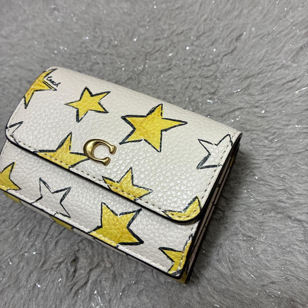 コーチ　エッセンシャル ミニ トライフォールド ウォレット・スター プリント