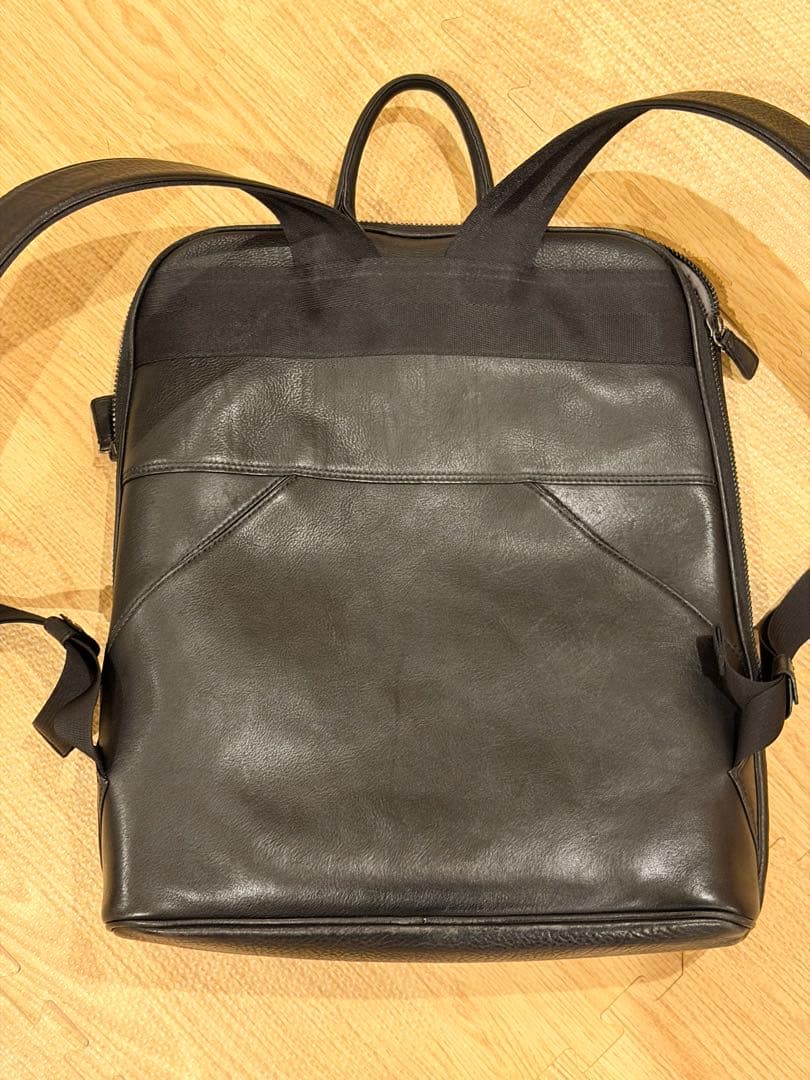 FlathorityのオイルミーリングPCリュック(M) 16インチ可能