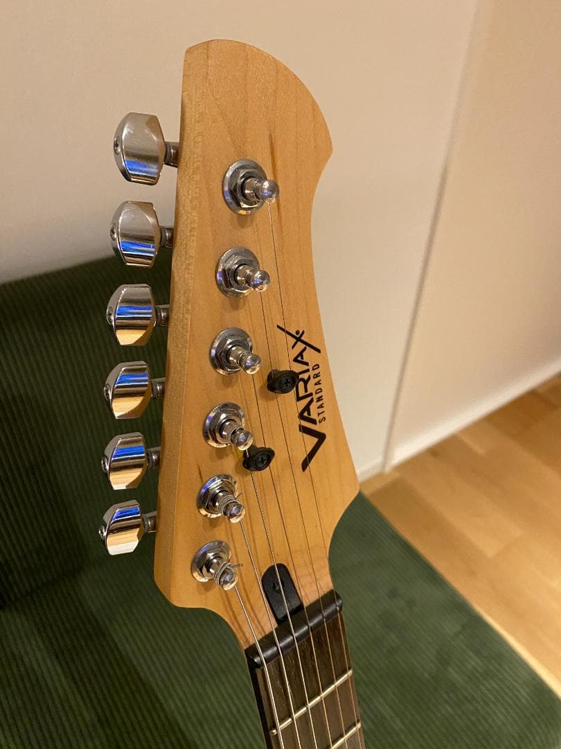 Line6 / Variax Standard White / モデリングギター