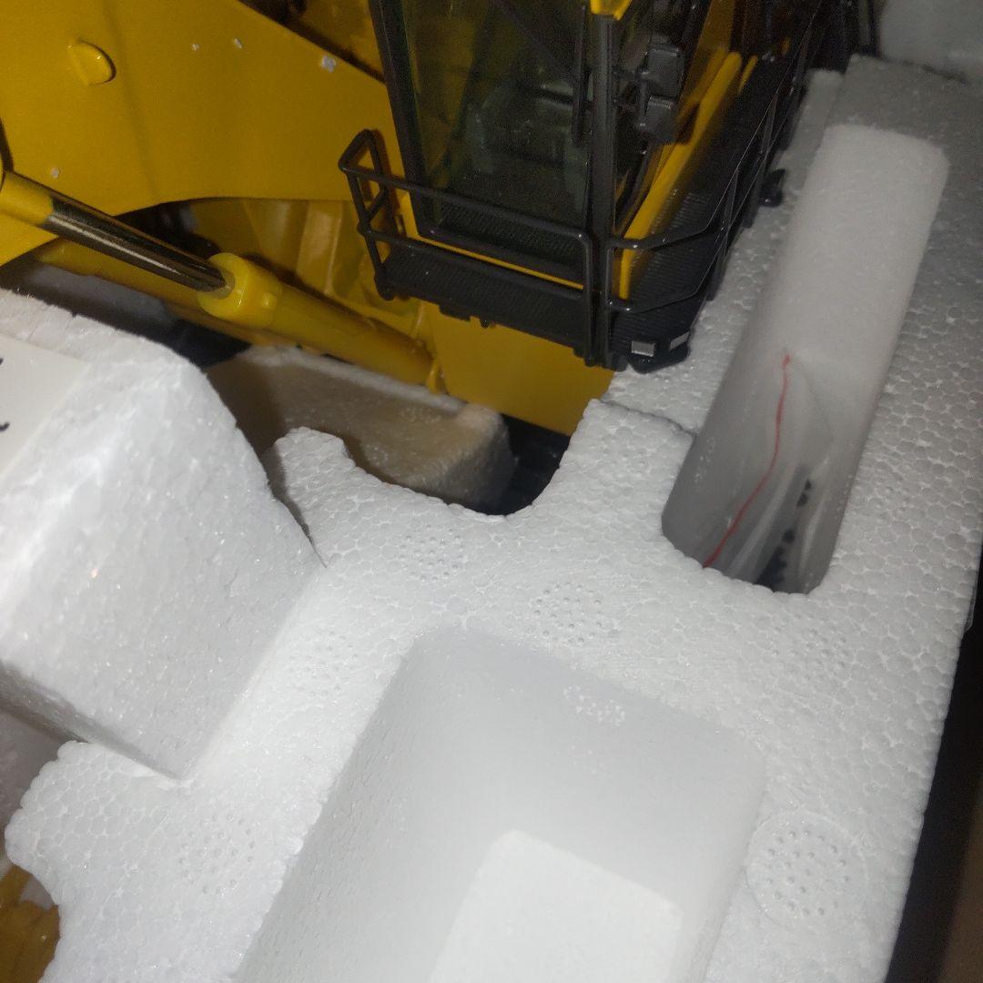 コマツ建機　PC2000-8 BACKHOE 　1/50 ケンクラフト製