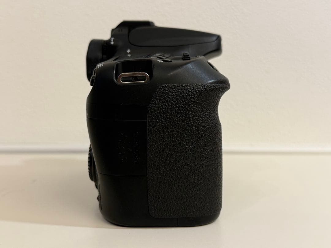 デジタルカメラ Canon EOS 70D + EF-S 18-135mm