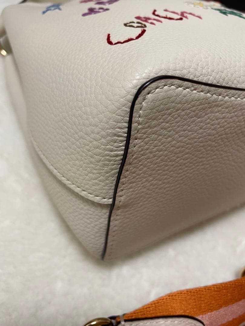 み*★様 ❤️Coach SNOOPY❤️スモールタウンバケットバッグ日記刺繍付