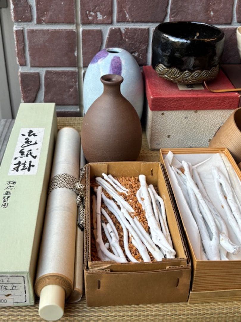 茶道具銅水注銅薬缶水指花籠織部焼黒楽茶碗備前焼花器徳利漆器三木町棚覚々斎好江岑棚