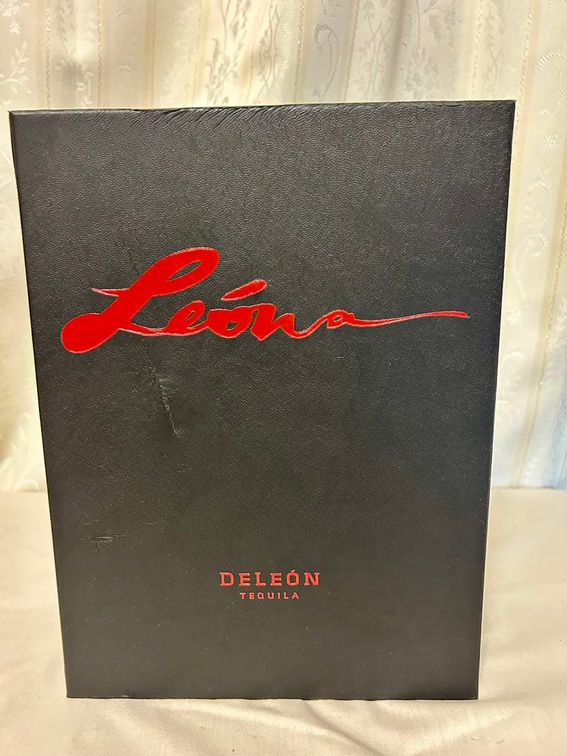 デレオンテキーラ　レオナ　ヒップフラスコ付き