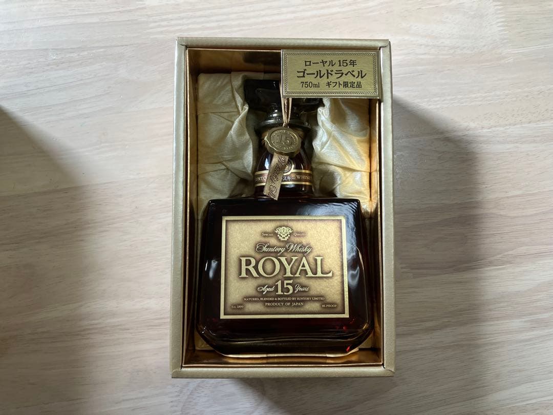 サントリー ウイスキー ローヤル 15年 ゴールドラベル（750ml）限定品