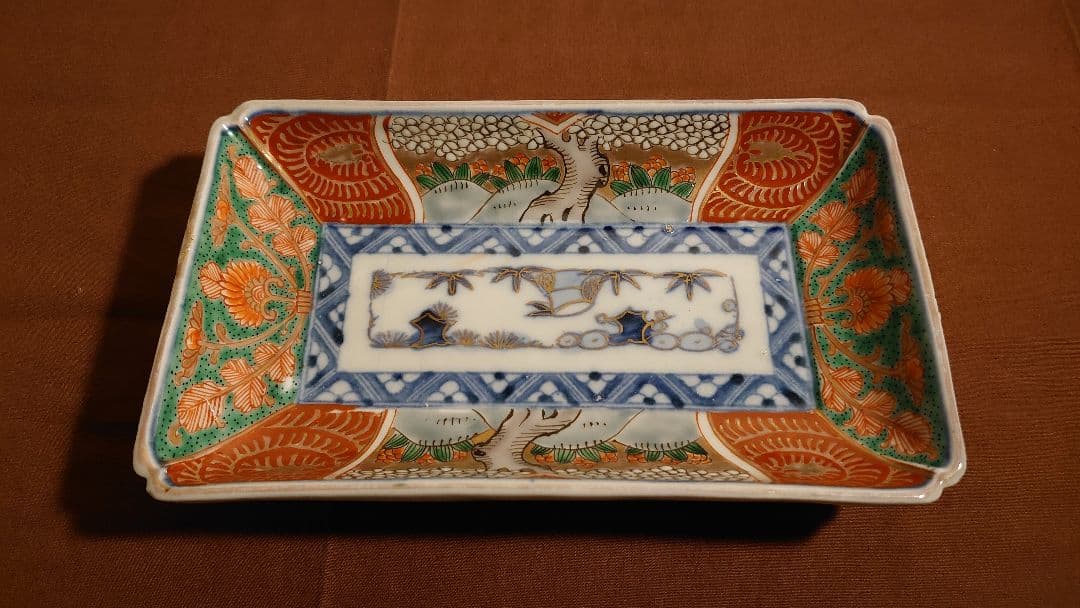 大聖寺伊万里　古伊万里　伊万里　色絵　金襴手　角皿　華の図　江戸期　１客