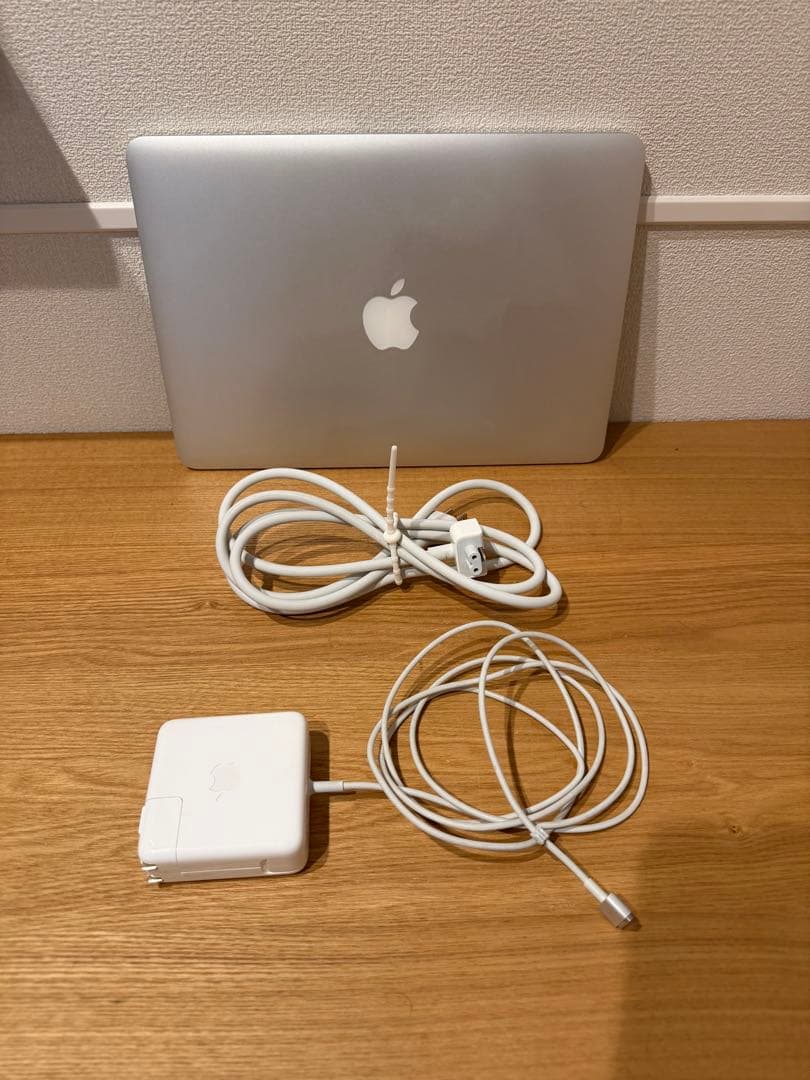 Apple MacBook Pro シルバー 充電器付き