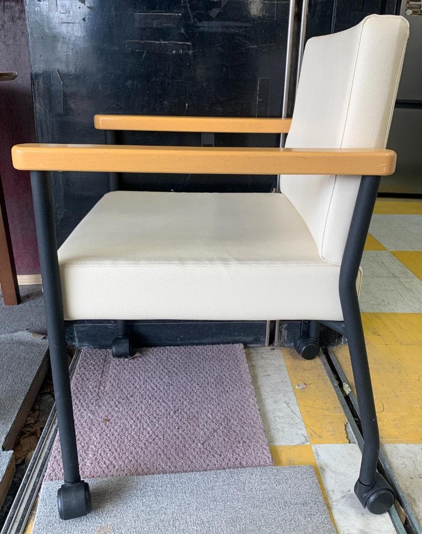 K【中古品】オフィスコム株式会社　ミーティングチェア　ソフィディア②