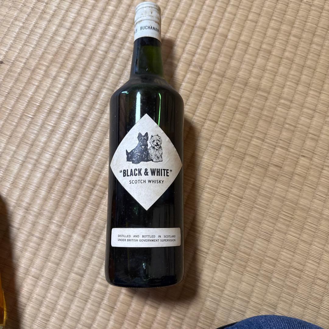 ウイスキー BUCHANAN'S BLACK & WHITE SCOTCH WHISKY