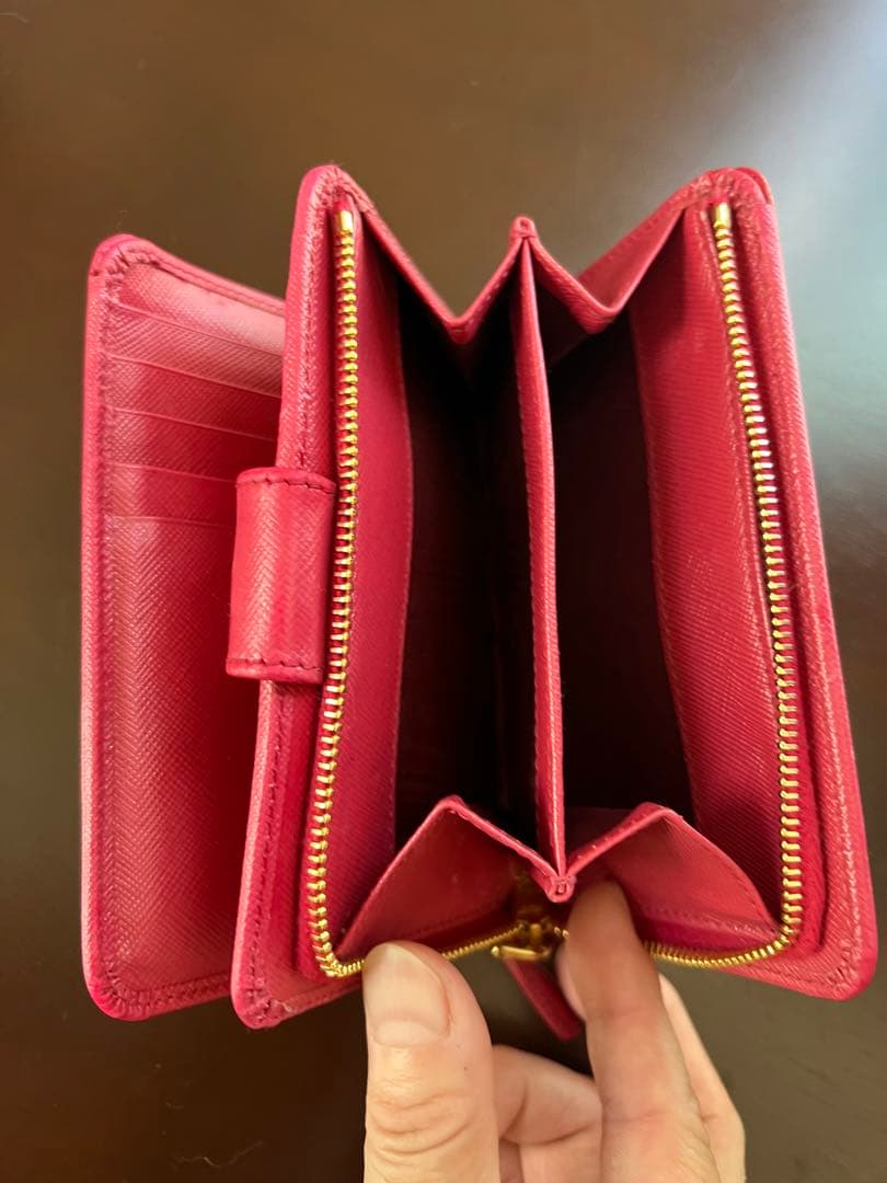 年始のセール！PRADA サファアーノ 財布 ピンクレッドマゼンタ