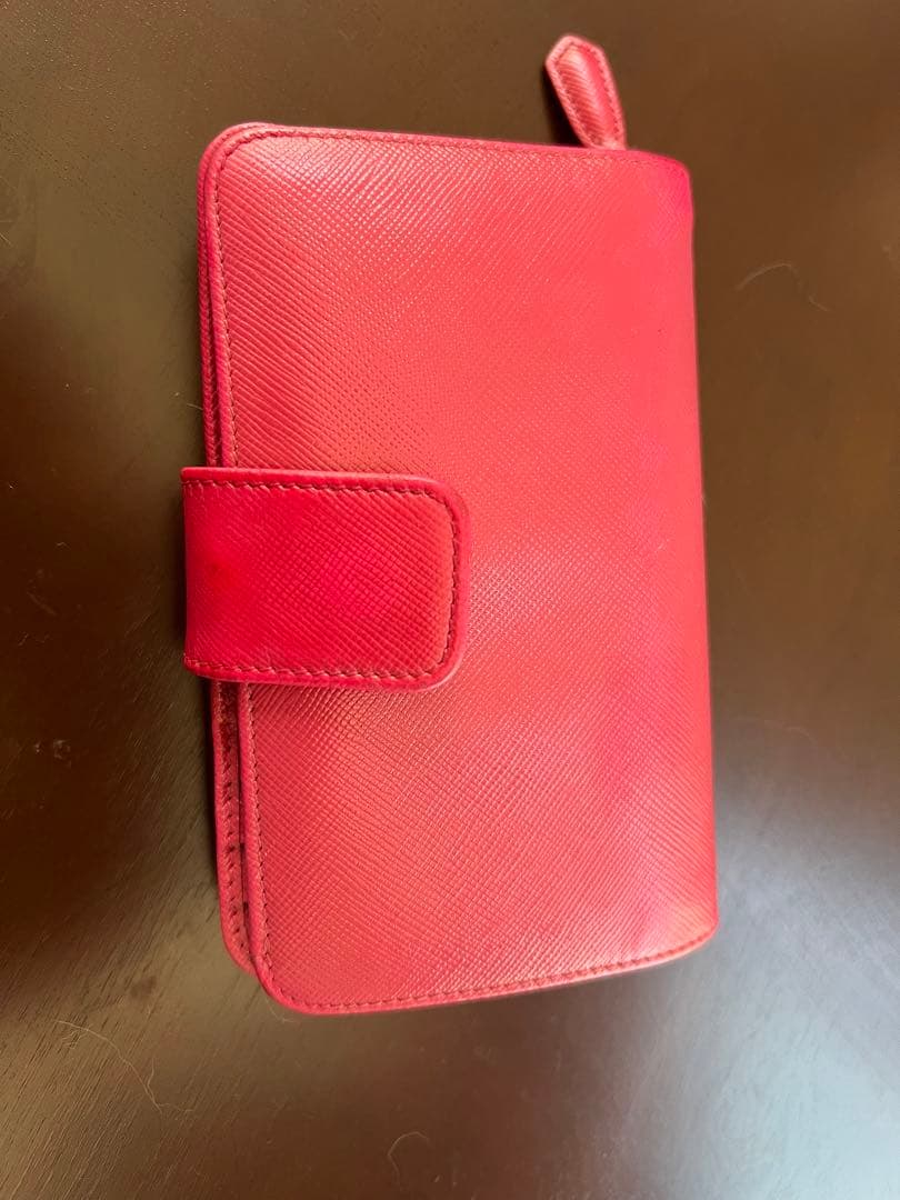 年始のセール！PRADA サファアーノ 財布 ピンクレッドマゼンタ