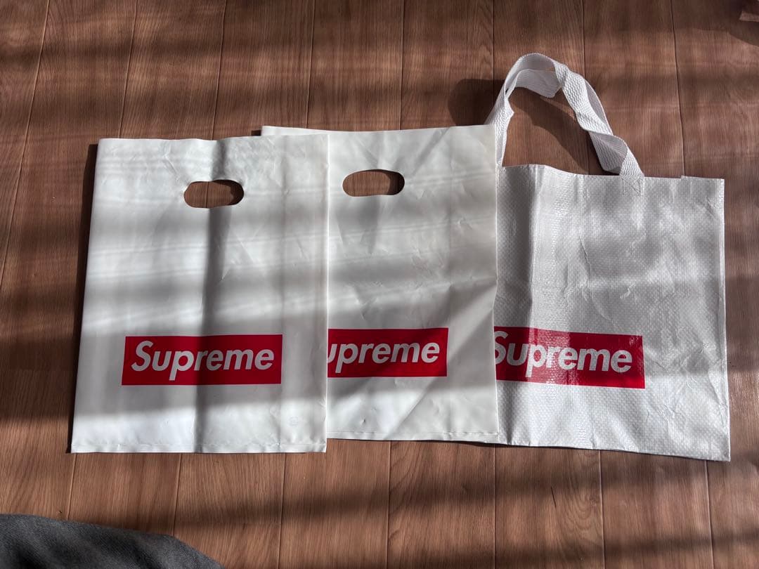 Supreme 小物アイテム & ステッカー&ショッパーセット
