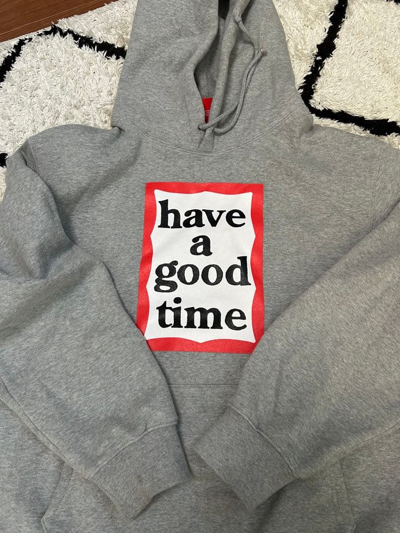グレー フード付きパーカー 'have a good time'
