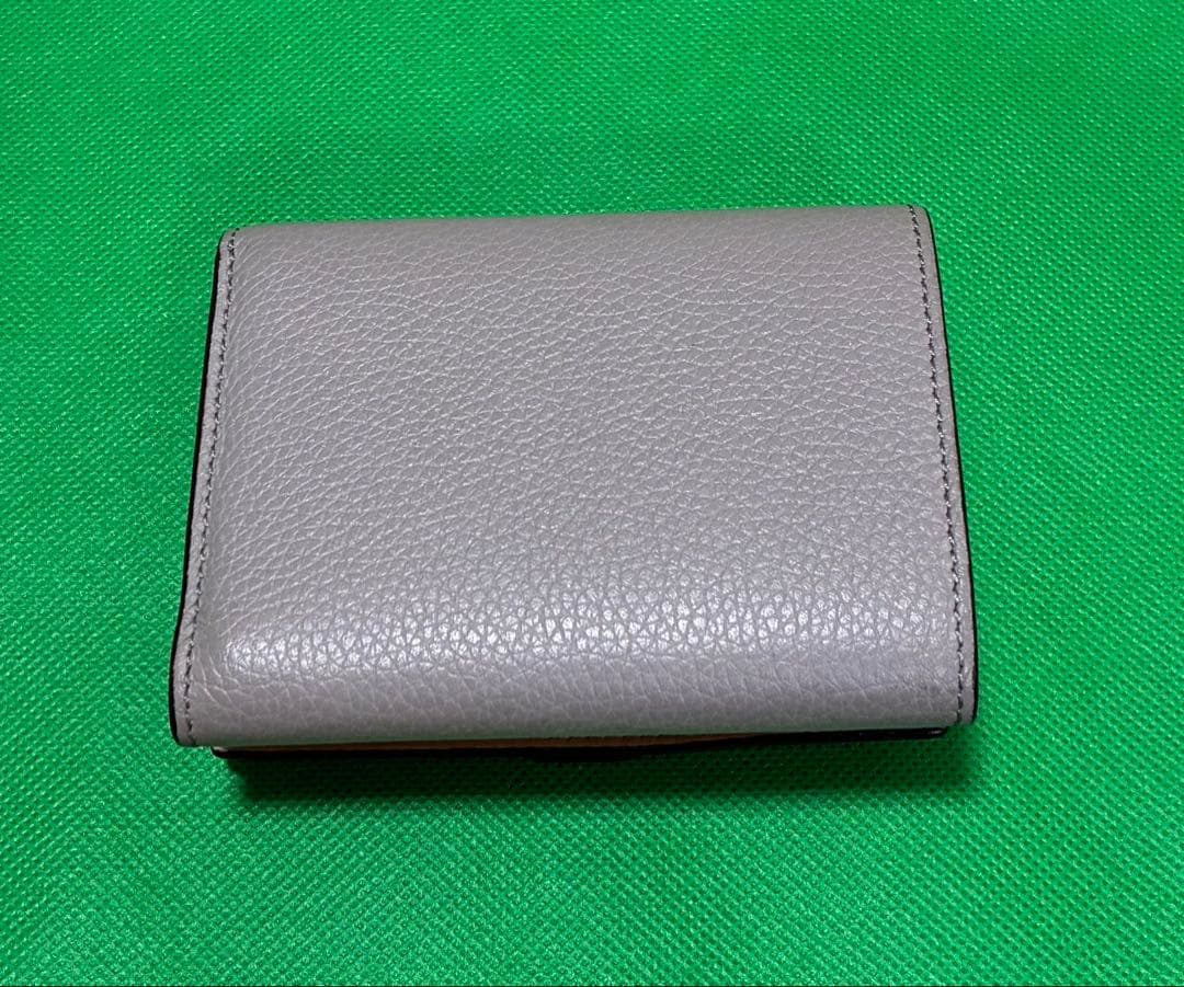ロエベ　LOEWE グレー 三つ折り財布