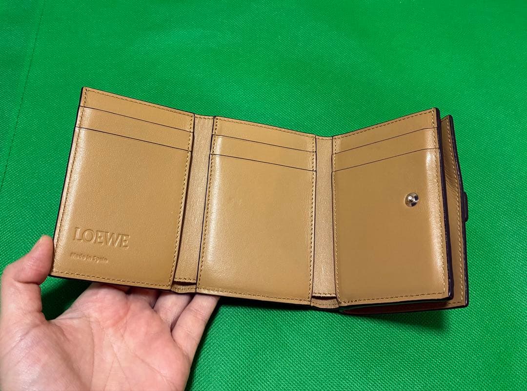 ロエベ　LOEWE グレー 三つ折り財布