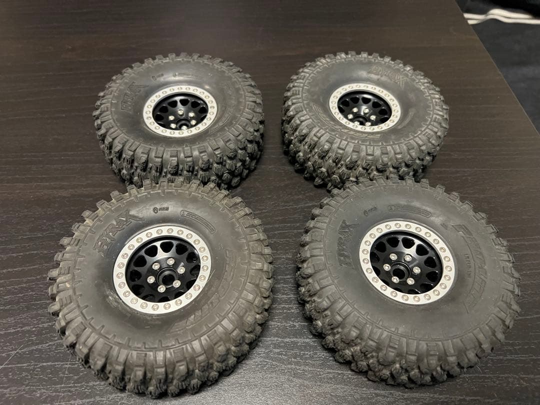 プロライン　ハイラックス　プレデター　rcクローラー タイヤ　Hyrax