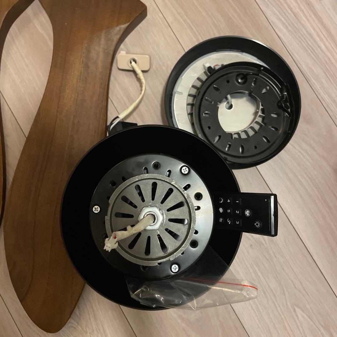 【LOWYA】LED薄型シーリングファンライト 調光・調色機能&風量調節機能付