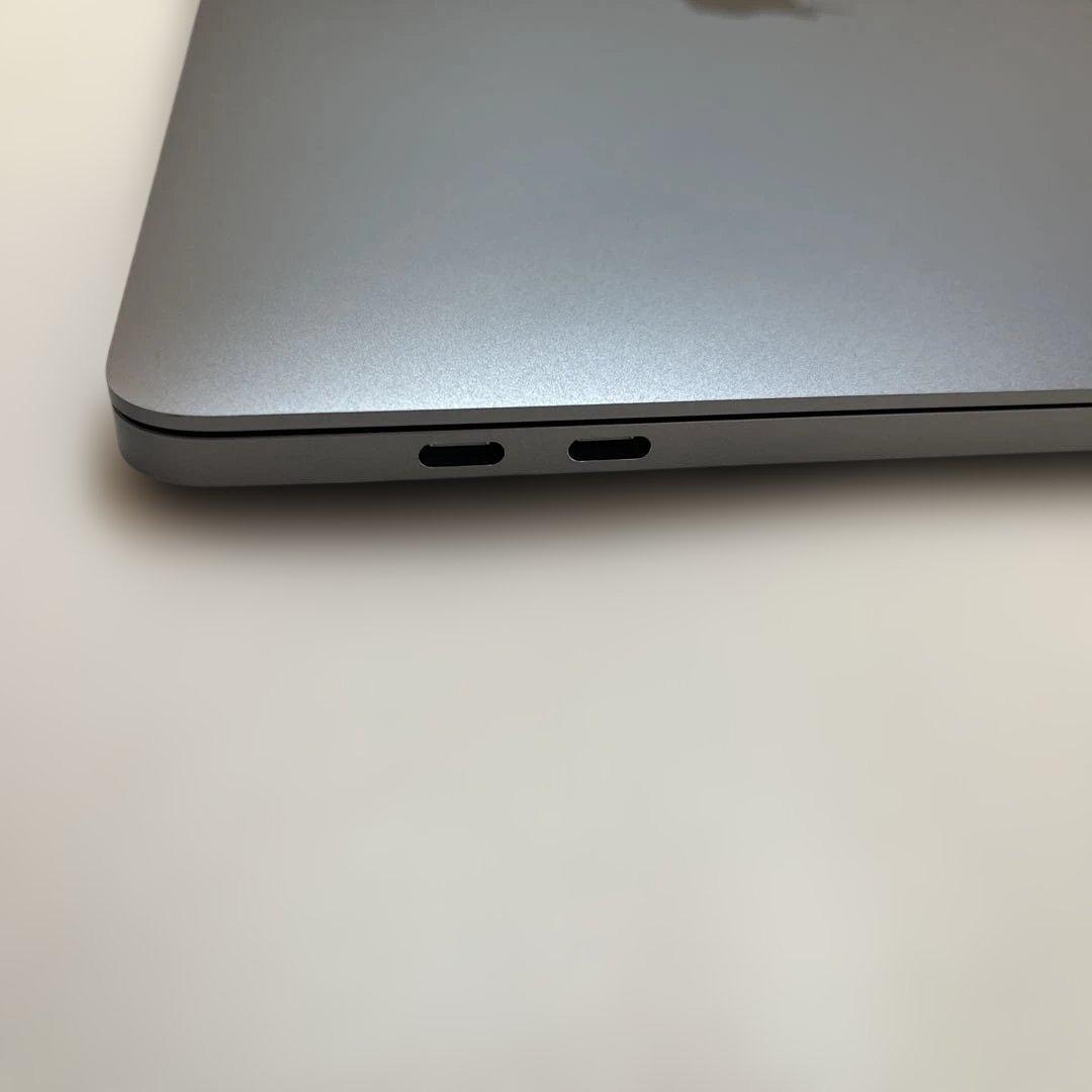 MacBook Pro 2018 15インチ 本体