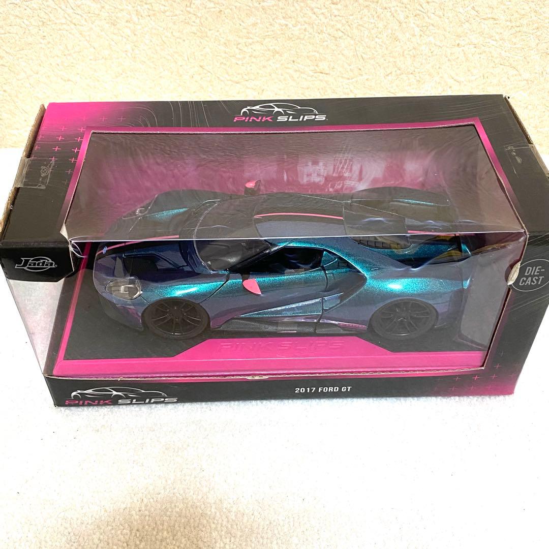 2017 FORD GT & クラシックTVシリーズ バットモービル ピンク