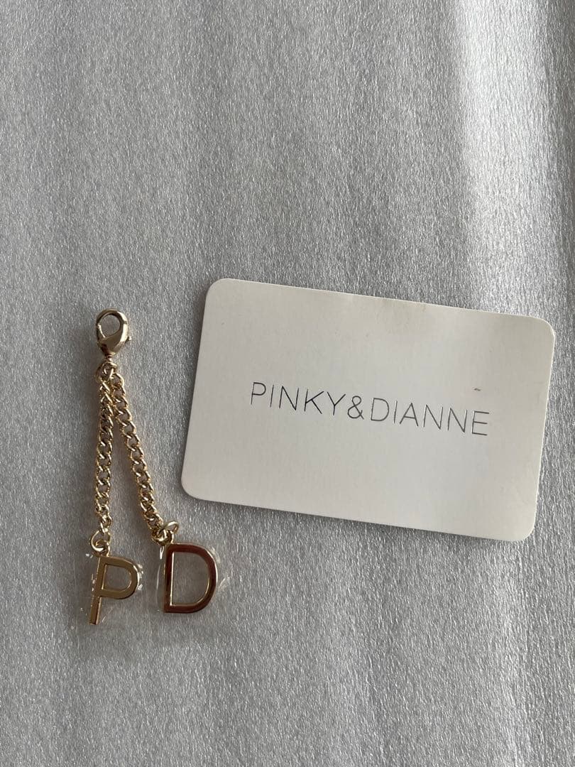 【未使用】PINKY&DIANNE キルティング 二つ折り財布 ブラック