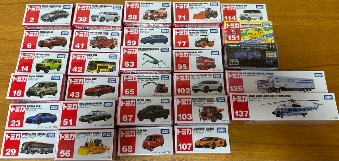 トミカ 25台+ドリームトミカ 1台+トミカプレミアム1台+トラック2台