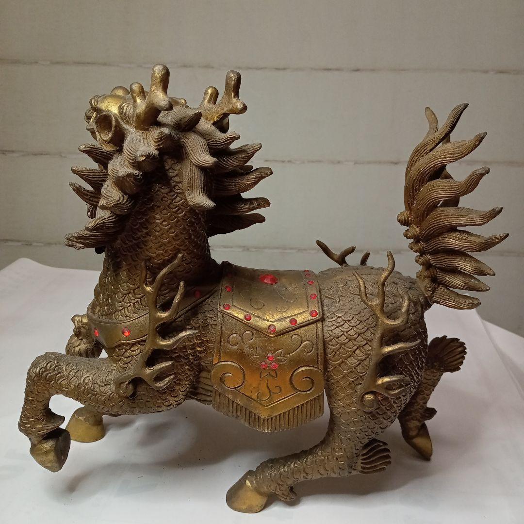 真鍮色の獅子像 金属製