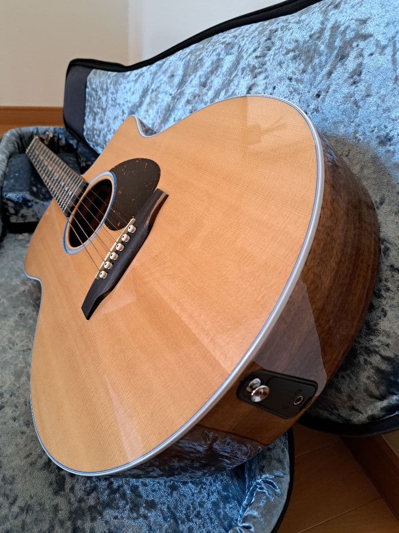 Martin SC-13E-1 エレアコ　美品ですが不要になりました ネック可変
