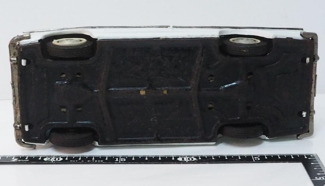 当時物【イスズ ベレル リペイント白】ブリキ製フリクション ミニカー TIN箱無