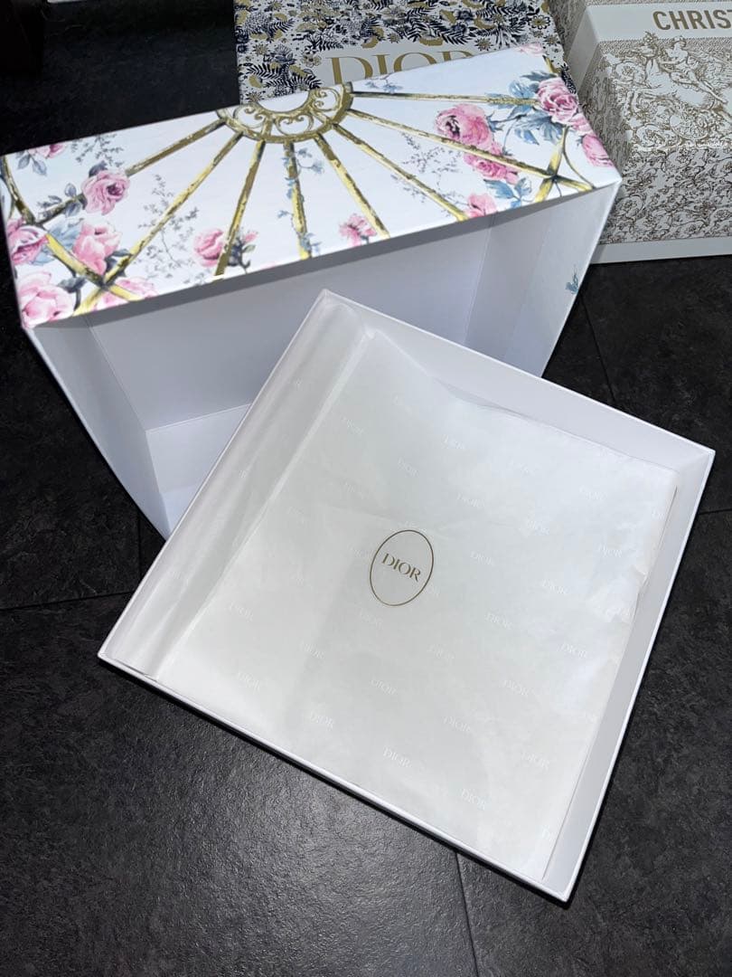 ディオール　化粧品　ノベルティ　ショップ袋　箱　カタログ　ショッパー　香水