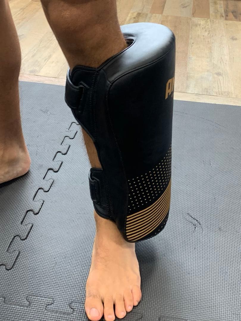 カーフキックミット 左右利用できます