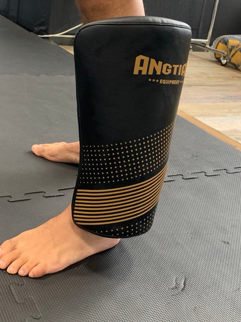 カーフキックミット 左右利用できます