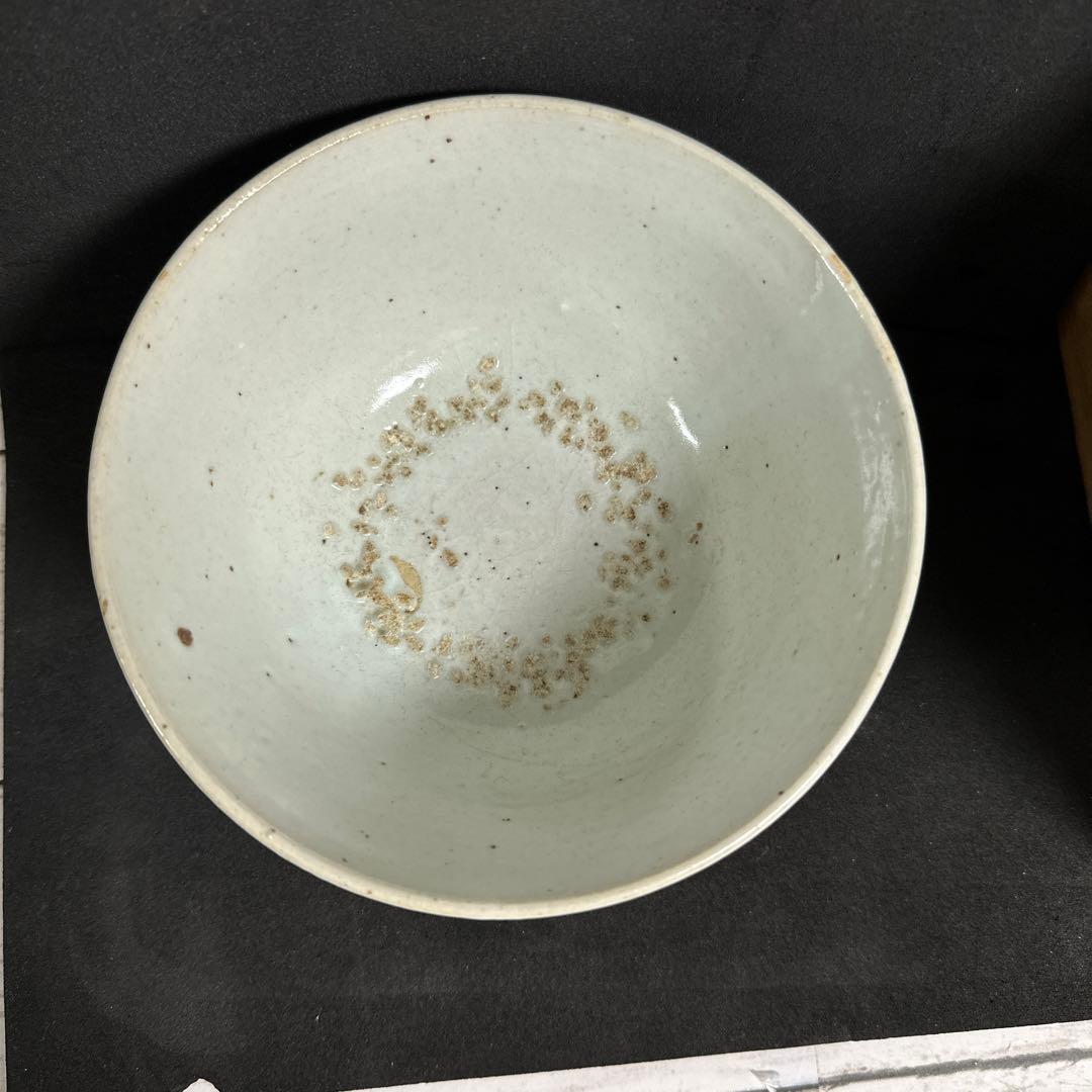 李朝、高麗白磁椀、ふく紗、無傷。桐箱。