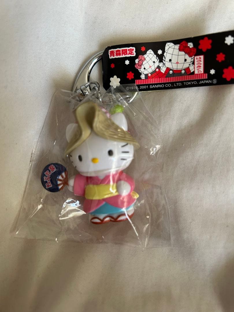ご当地限定ハローキティ 青森限定キーホルダー