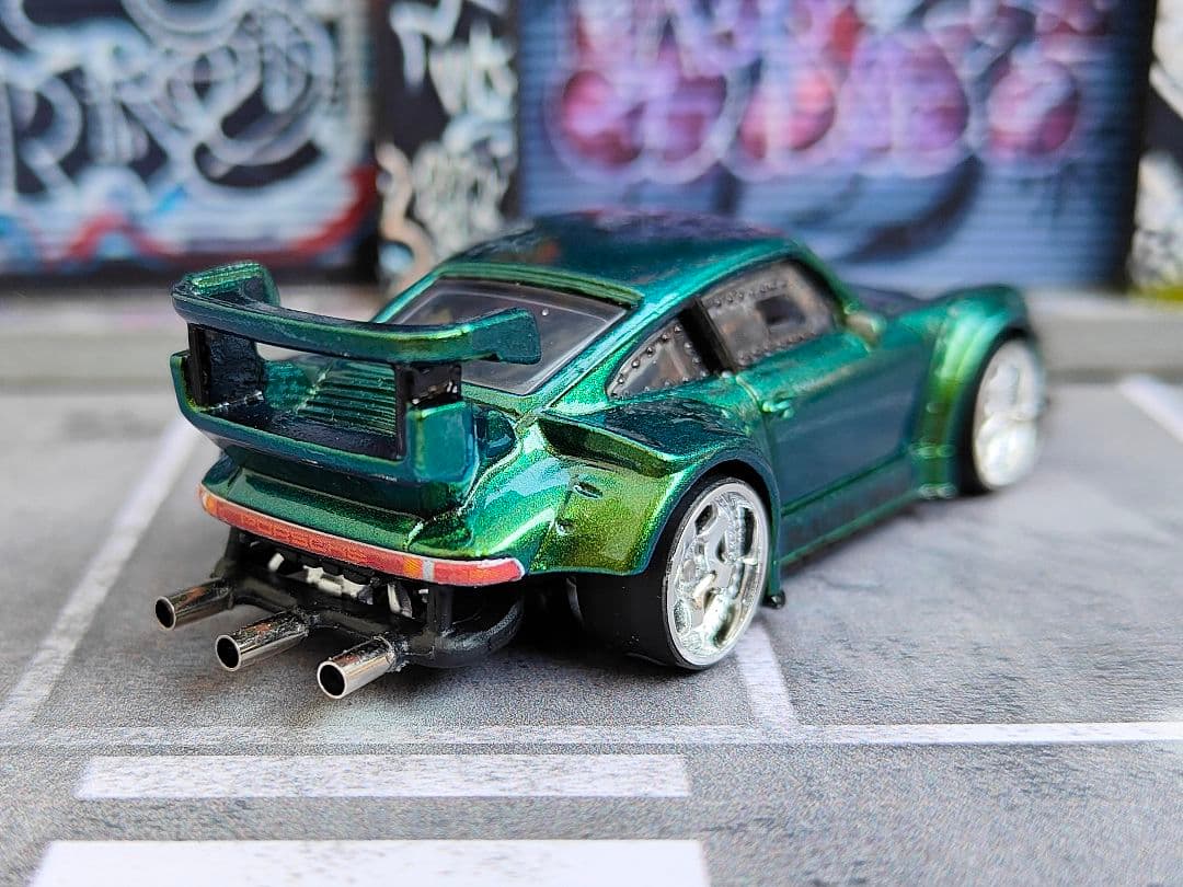 ホットウィールカスタム ポルシェ RWB マジョーラ緑 ✩深リム☆トミカ改造