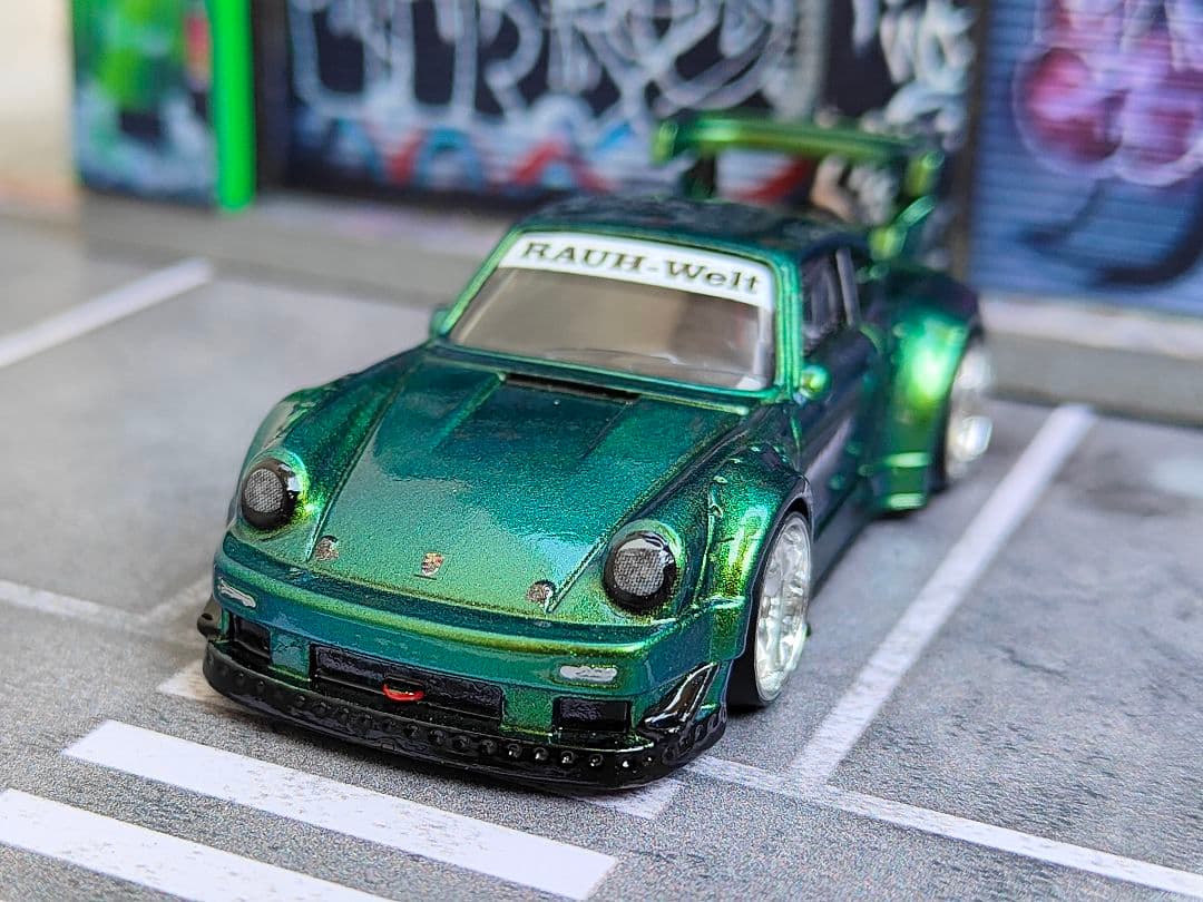 ホットウィールカスタム ポルシェ RWB マジョーラ緑 ✩深リム☆トミカ改造
