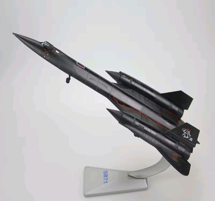 new!! SR-71 ブラックバード 1/72
