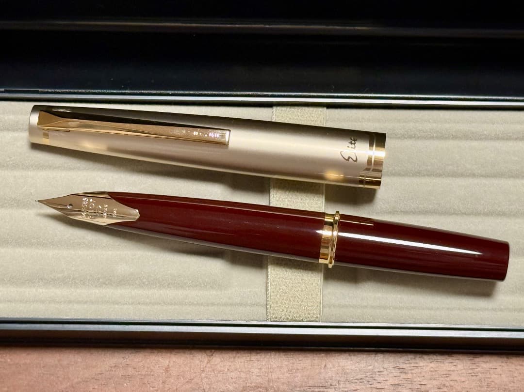 未使用品　パイロット エリート95S ディープレッド 万年筆 細字（F）
