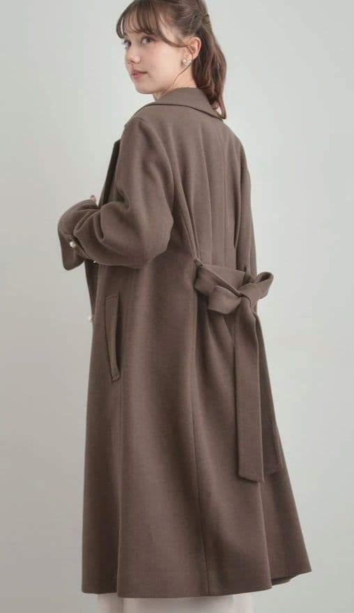 【12月25日までの出品】クチュールブローチ　パール調釦チェスターコート